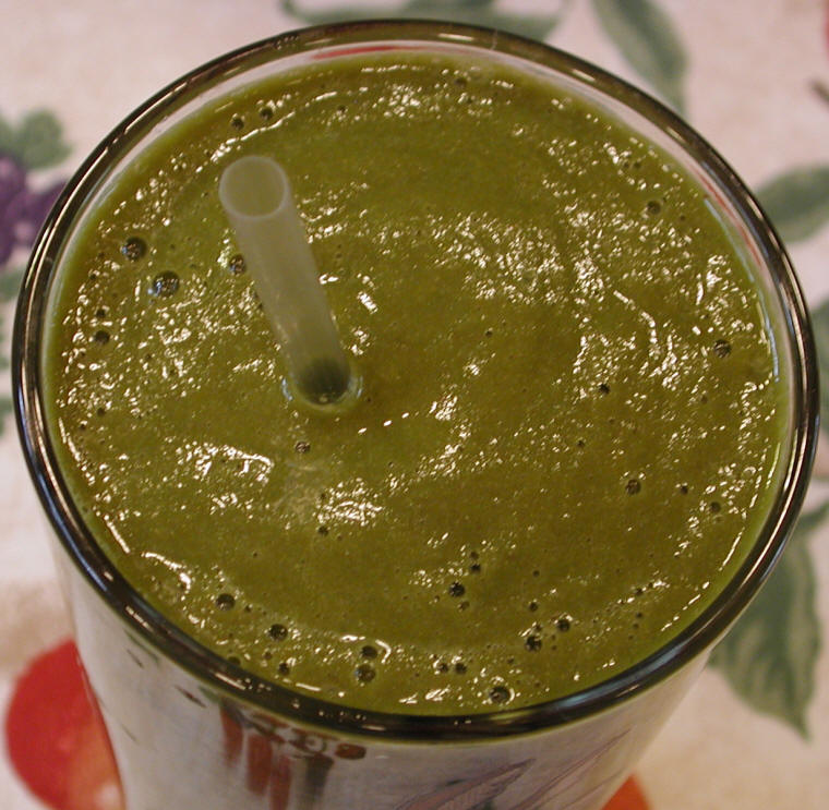 Green Smoothie with Collard Greens, Kale, Spinach