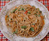 Spaghetti with Chipotle Peanut Butter Sauce, Carrots and String Beans